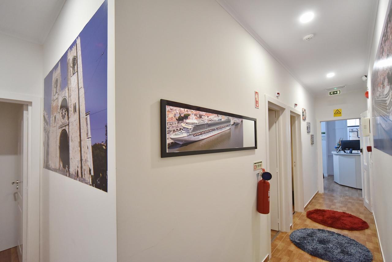 Train Lisbon Hostel Экстерьер фото