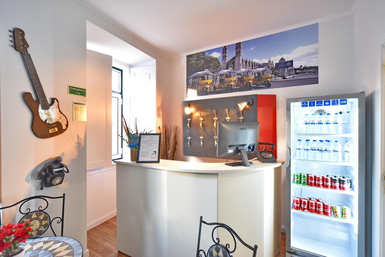 Train Lisbon Hostel Экстерьер фото