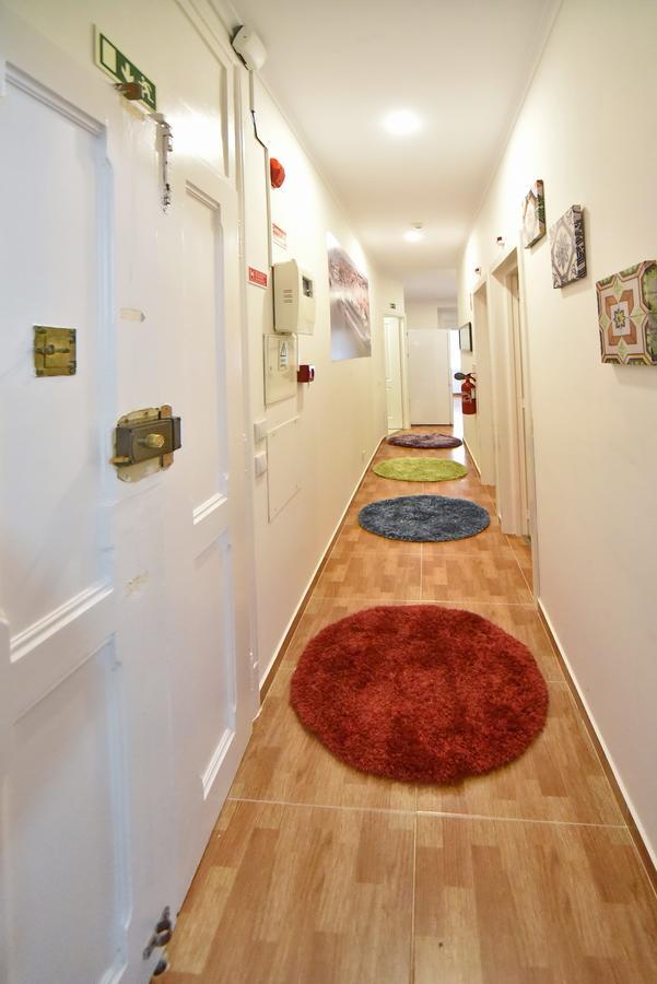 Train Lisbon Hostel Экстерьер фото